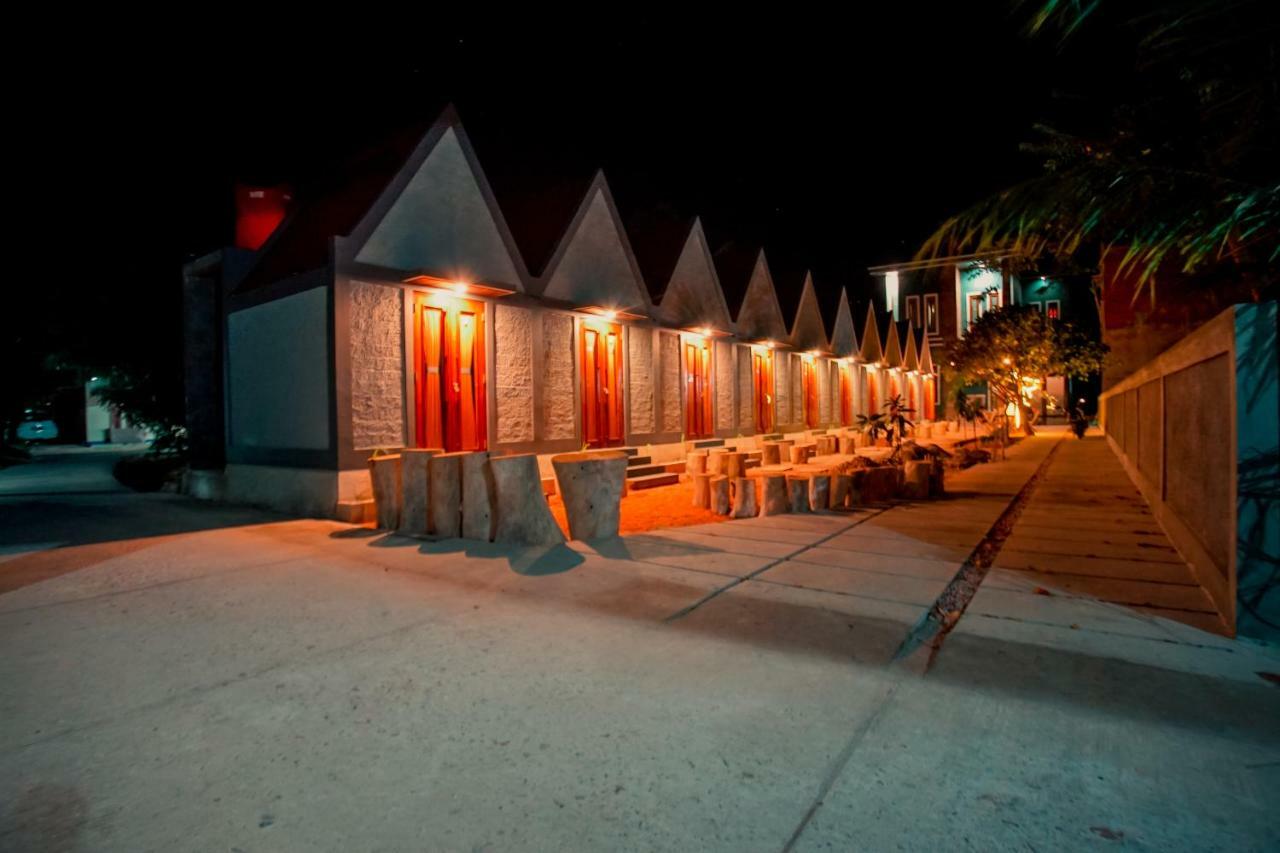E2 Guest House Karimunjawa Exterior photo