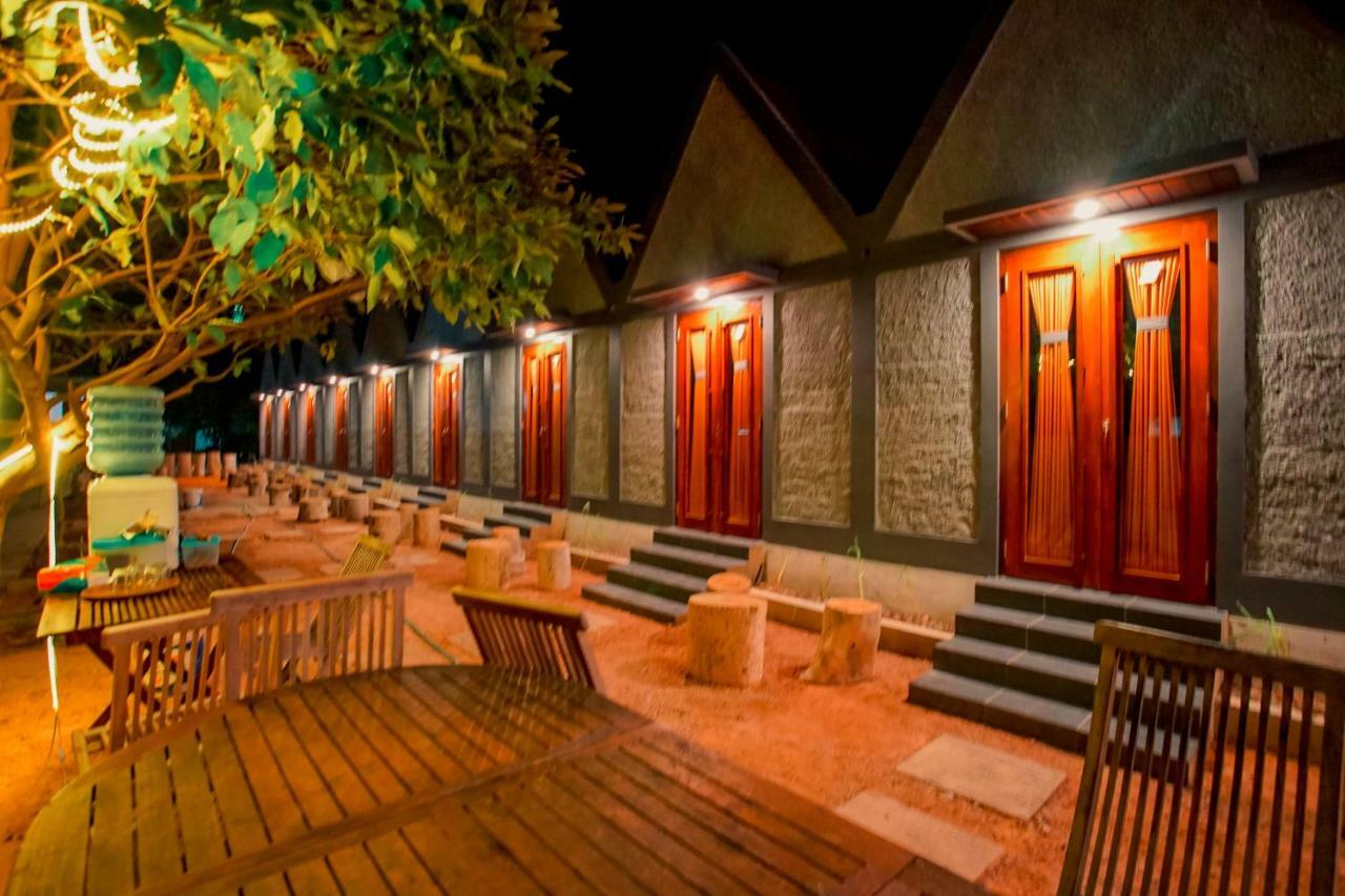 E2 Guest House Karimunjawa Exterior photo