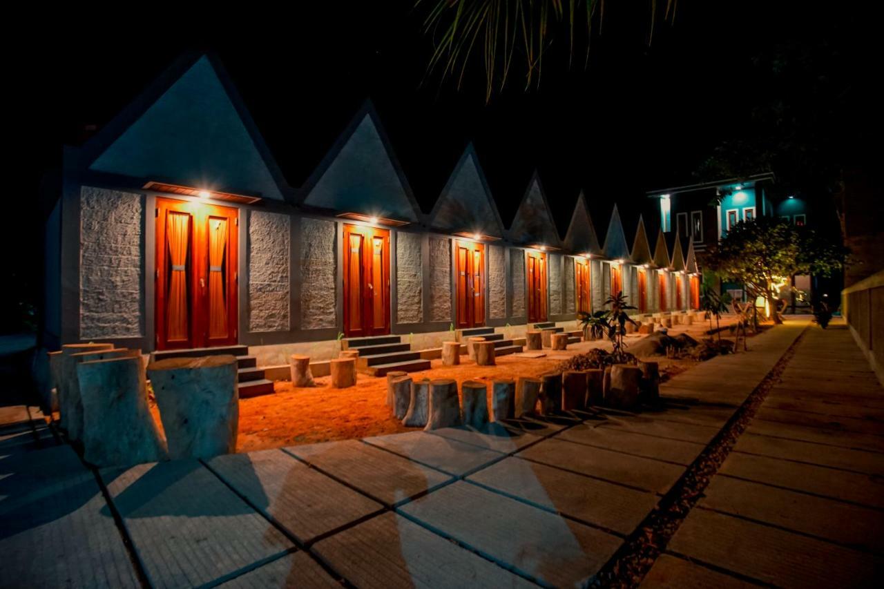 E2 Guest House Karimunjawa Exterior photo